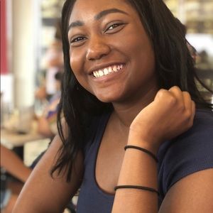 Meet your Posher, Crystal